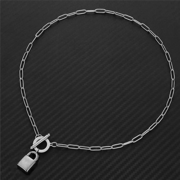 Paper clip toggle necklace in silver tone made of stainless steel 18” - Picture 1 of 7